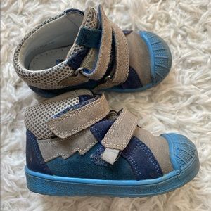 Toddler spring boots